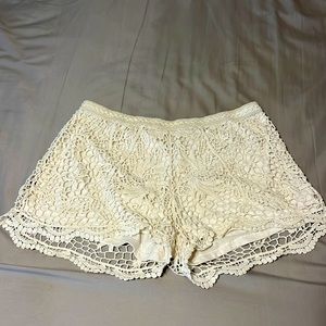 Mossimo lace ivory shorts size L